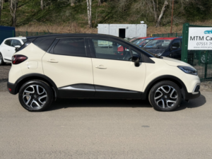 2017 Renault Captur 0.9 Dynamique S Nav Tce 90 in White — image 5