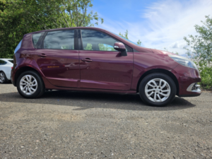 2013 Renault Scenic 1.5 Dci Dynamique Tomtom in Red — image 3
