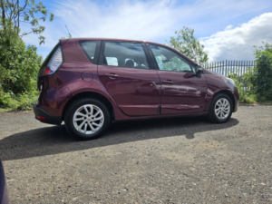 2013 Renault Scenic 1.5 Dci Dynamique Tomtom in Red — image 4