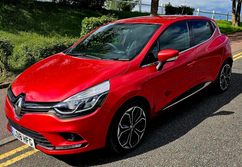 2018 Renault Clio 0.9 Tce Iconic Hatchback 5dr Petrol Manual Euro 6 (s/s) (90 Ps) in Red — image 1
