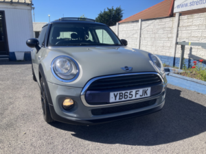 2015 MINI Hatch 1.5 Cooper 3-Door Hatch in Grey — image 6