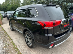 2018 Mitsubishi Outlander 2.2 Di-D 4 in Black — image 3