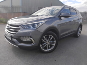 2017 Hyundai Santa Fe 2.2 Santa Fe 7-St 2.2 Prm Se Bd A/t My16 in Silver — image 2