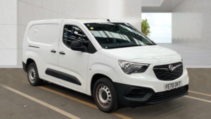 2021 Vauxhall Combo 1.5 Turbo D 2300 Edition Crew Van L2 Euro 6 (s/s) 4dr in White — image 4
