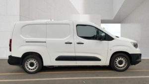 2021 Vauxhall Combo 1.5 Turbo D 2300 Edition Crew Van L2 Euro 6 (s/s) 4dr in White — image 5