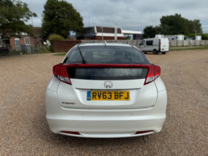 2013 Honda Civic 1.8 I-Vtec Ex Hatchback 5dr Petrol Auto Euro 5 (142 Ps) Automatic in White — image 4