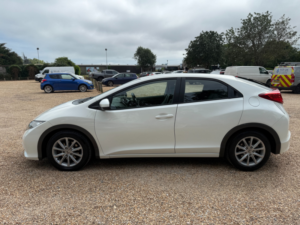 2013 Honda Civic 1.8 I-Vtec Ex Hatchback 5dr Petrol Auto Euro 5 (142 Ps) Automatic in White — image 6