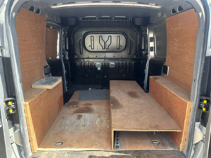 2017 Vauxhall Combo 1.3 Cdti 2000 16v Sportive in Silver — image 2