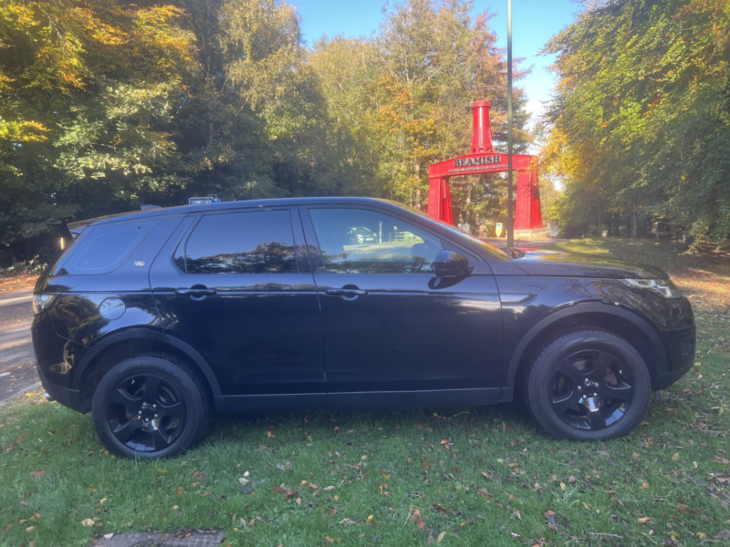 2018 Land Rover Discovery Sport 2.0 Td4 Se in Black — image 1