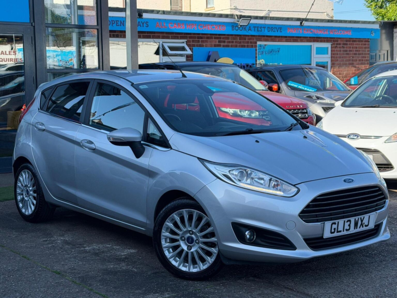 2013 Ford Fiesta 1.0t Ecoboost Titanium Euro 5 (s/s) 5dr in Silver — image 1