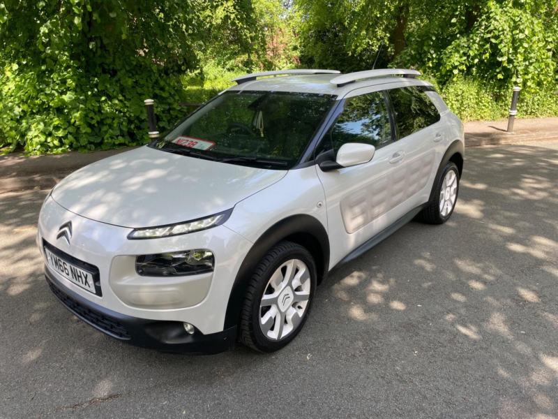 2017 Citroen C4 Cactus 1.6 Bluehdi W Euro 6 5dr in White — image 1