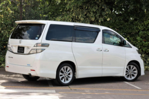 2010 Toyota Vellfire 2.4 Z Platinum Selection 2 5dr 7 Seats in White — image 4