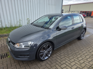2016 Volkswagen Golf 2.0 Tdi Bluemotion Tech Match Edition in Grey — image 5
