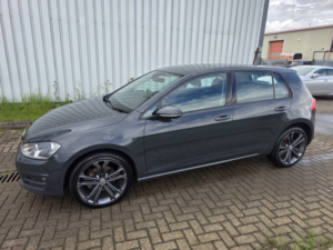 2016 Volkswagen Golf 2.0 Tdi Bluemotion Tech Match Edition in Grey — image 6