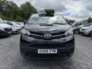 2019 Toyota Proace 1.5 D Icon in Black — image 2