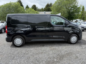 2019 Toyota Proace 1.5 D Icon in Black — image 4