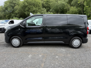 2019 Toyota Proace 1.5 D Icon in Black — image 5