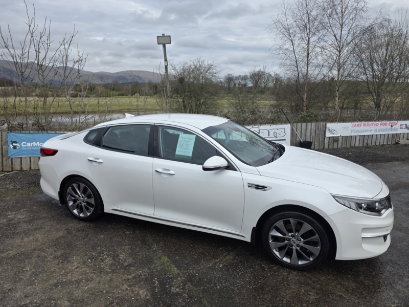 2016 Kia Optima 1.7 Crdi 3 in White — image 1