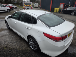 2016 Kia Optima 1.7 Crdi 3 in White — image 6
