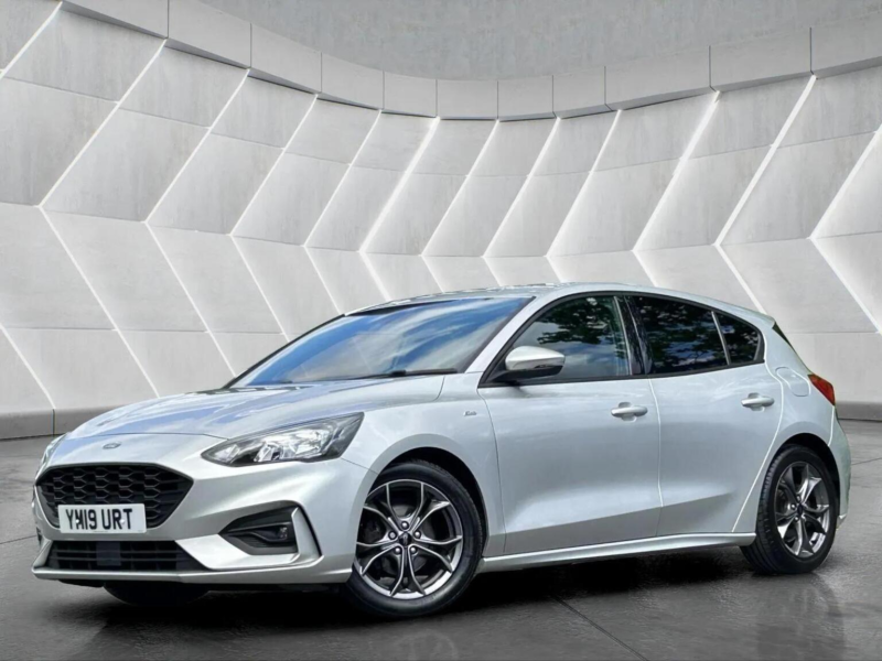 2019 Ford Focus 1.0t Ecoboost St-Line Euro 6 (s/s) 5dr in Silver — image 1