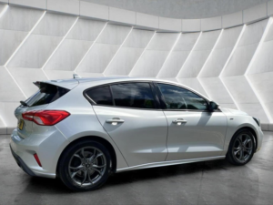 2019 Ford Focus 1.0t Ecoboost St-Line Euro 6 (s/s) 5dr in Silver — image 6