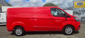2021 Ford Transit Custom 2.0 Transit Custom Limited Van 300 L2 2.0l Ecoblue 130ps Fwd 6 Speed Manual in Red — image 4