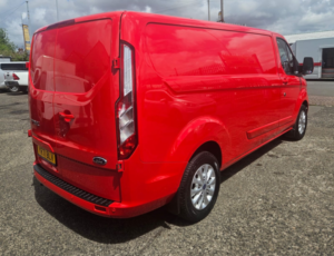 2021 Ford Transit Custom 2.0 Transit Custom Limited Van 300 L2 2.0l Ecoblue 130ps Fwd 6 Speed Manual in Red — image 5