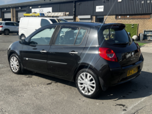 2008 Renault Clio 1.2 16v Dynamique in Black — image 4