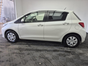 2016 Toyota Yaris 1.33 Dual Vvt-I Icon Multidrive S Euro 5 5dr Euro 5 in Other — image 5