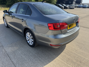 2013 Volkswagen Jetta 1.6 Tdi Bluemotion Tech Limited Edition in Grey — image 6