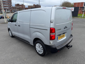2019 Peugeot Expert 2.0 Bluehdi 1400 Professional Standard Panel Van Mwb Euro 6 (s/s) 6dr in Silver — image 2