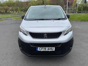 2019 Peugeot Expert 2.0 Bluehdi 1400 Professional Standard Panel Van Mwb Euro 6 (s/s) 6dr in Silver — image 5