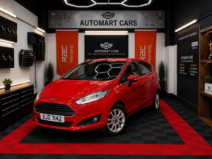 2015 Ford Fiesta 1.25 Zetec Euro 6 5dr in Red — image 3