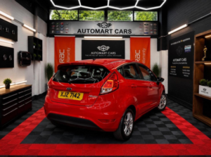 2015 Ford Fiesta 1.25 Zetec Euro 6 5dr in Red — image 6