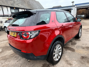 2017 Land Rover Discovery Sport Td4 Se in Red — image 3