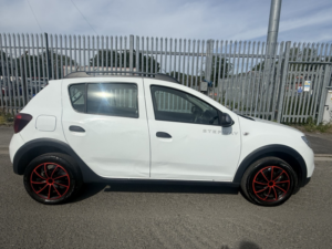 2017 Dacia Sandero Stepway 1.5 Stepway Ambiance Dci 90 in White — image 4
