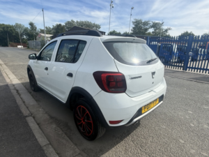 2017 Dacia Sandero Stepway 1.5 Stepway Ambiance Dci 90 in White — image 5