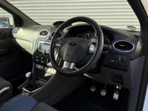 2009 Ford Focus 2.5 Siv St-2 in White — image 5