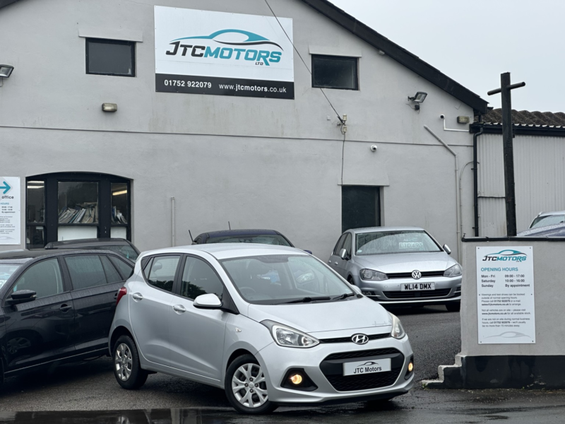 2015 Hyundai I10 1.2 Se 5dr Man, Petrol, Silver + Low Mileage in Silver — image 1
