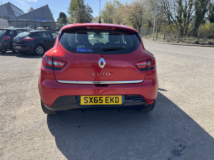 2016 Renault Clio 1.5 Dynamique Medianav Dci 90 Stop & Start in Red — image 5