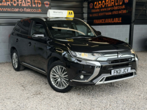2021 Mitsubishi Outlander 2.4 H Twinmotor 13.8kwh Dynamic Safety in Black — image 3