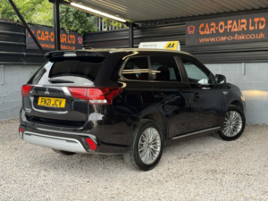 2021 Mitsubishi Outlander 2.4 H Twinmotor 13.8kwh Dynamic Safety in Black — image 5