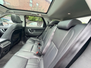 2017 Land Rover Discovery Sport Td4 Hse in Silver — image 4