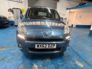 2012 Peugeot Partner Tepee 1.6 Hdi Tepee S in Blue — image 6