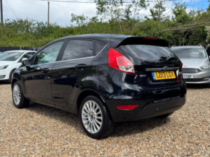 2013 Ford Fiesta 1.0t Ecoboost Titanium Euro 5 (s/s) 5dr in Black — image 2