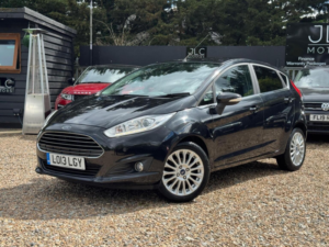2013 Ford Fiesta 1.0t Ecoboost Titanium Euro 5 (s/s) 5dr in Black — image 4
