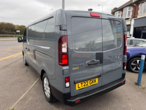 2022 Renault Trafic 2.0 Dci Blue Ll30 Sport L2 H1 Euro 6 (s/s) 5dr in Grey — image 3