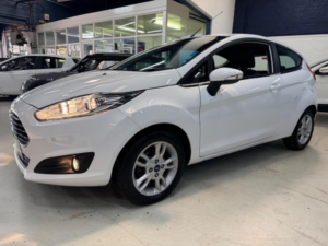 2016 Ford Fiesta 1.0 Zetec Euro 6 (s/s) 3dr in White — image 5