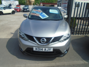 2014 Nissan Qashqai 1.2 Dig-T Acenta Premium SUV 5dr Petrol Manual 2WD Euro 5 (s/s) (115 Ps) in Silver — image 2