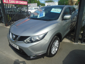2014 Nissan Qashqai 1.2 Dig-T Acenta Premium SUV 5dr Petrol Manual 2WD Euro 5 (s/s) (115 Ps) in Silver — image 3